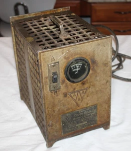 RARE Antique Silver Beauty Triple A Battery Charger - Imagen 1 de 16