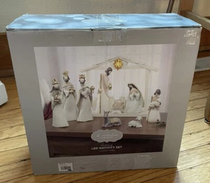 St Nicholas Square LED Nativity Set Scene 10 pc Holy Family - Picture 1 of 10