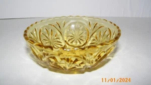 Anchor Hocking Medallion Golden Amber Glass 4 1/2 Candy Dessert Berry Bowl VTG - Picture 1 of 3
