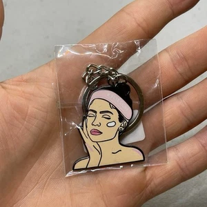 Kylie Skin Cosmetics Kylie Shop Face Wash Keychain Brand New In Plastic - Picture 1 of 2