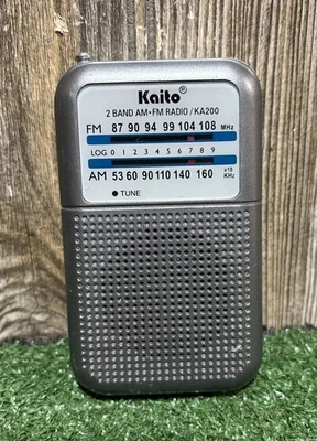 Receptor de radio de bolsillo portátil Kaito KA200 AM FM plateado probado y funciona Foto 1 de 4