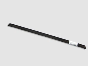 Mercedes-Benz A2207200224 Sealing inner strip under the glass of the front d... - Bild 1 von 3