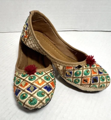 Punjabi Jutti para niños Punjabi Zapatos Niñas Tradicional Khussa Zapato Foto 1 de 4