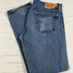 Levi's 501 Light Wash Blue Denim Jeans 34x32 (Fits like 34x31) Frail Ends Button - Picture 1 of 12