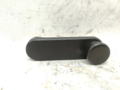 MANIGLIA ALZACRISTALLI ANTERIORE SINISTRO / 2428214 PER AIXAM A.721 0.4 D - Immagine 1 di 4