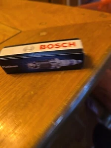 One New Bosch Spark Plug 6703 - Picture 1 of 3