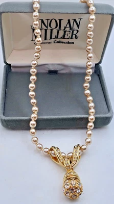 Collar Colgante Nolan Miller "Colección Glamour" Tono Dorado Imitación Perla Potenciador Foto 1 de 4
