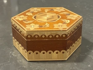 Russische Intarsienbox Kurgan Russland 1996 - Bild 1 von 6