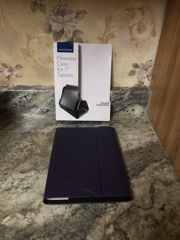 Open Box Insignia FlexView Folio Case for Most 7" Tablets Purple NS-MUN7F3U - Image 1 of 4