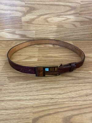 Hebilla de cinturón de latón macizo con incrustación de turquesa de madera mixta con cinturón de cuero tostado 34 Foto 1 de 4