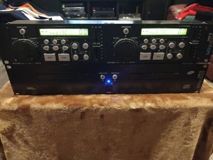 Stanton S-550 Dual CD Mixing CD Player - Picture 1 of 7