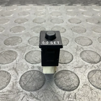 Переключатель сброса системы контроля давления в шинах Toyota Prius 2004-2009 годов выпуска от оригинального производителя - Изображение 1 из 4