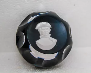 PAUL REVERE SULFIDE PAPERWEIGHT - POILLERAT - CRISTALLERIES d'ALBRET France - Picture 1 of 13