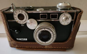 Vintage Argus C-3 35 mm Entfernungsmesserkamera mit Lederetui. - Bild 1 von 12