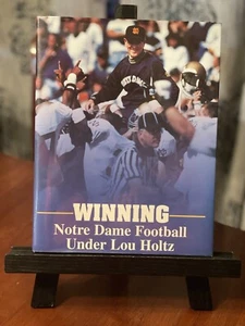Winning Notre Dame Football Under Lou Holtz - Bild 1 von 2