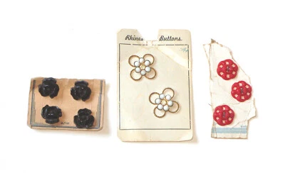 Lot of 9 Assorted Vintage Flower Buttons on Cards, Bakelite, Plastic, Brass - Image 1 of 4