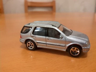 Mercedes M Class By RealToy modelo fundido 1/60 VG estado 101103 usado - Imagem 1 de 4