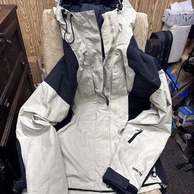 Chaqueta De Colección The North Face Gore-Tex Montaña Mujer’s Crema Negra Chaqueta Mediana Foto 1 de 4