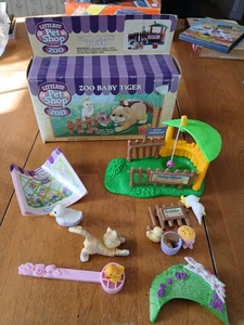 De colección En Caja 1993 G1 Kenner Littlest Pet Shop Zoo Bebé Tigre. Completo - Imagen 1 de 4