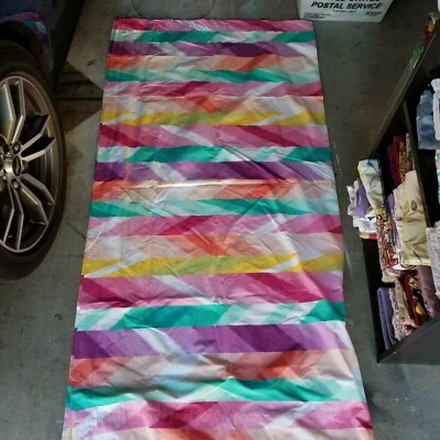 Cortina de ducha de tela Pottery Barn Teen "Chevron Stripe" Foto 1 de 4