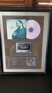 BARRY WHITE - "THE ICON IS LOVE" ORIGINAL RIAA PLATINUM RECORD AWARD - Picture 1 of 5