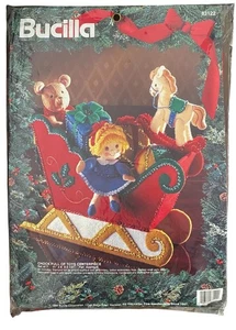 De Colección Bucilla Trineo de Navidad Lleno de Juguetes Kit Artesanal 83122 1994 Apliques de Fieltro - Imagen 1 de 3