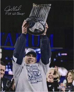 Joe Girardi Yankees Signed 16" x 20" 2009 WS Trophy Photo & "09 WS Champs" Insc - Picture 1 of 1