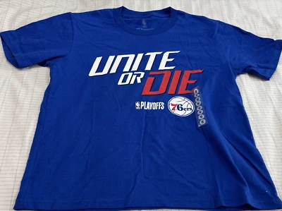 Camiseta Jóvenes Fanáticos NBA Playoffs Philadelphia 76ers Unite Or Die Talla S Pequeña Foto 1 de 4