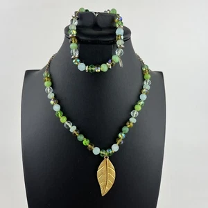 Cookie Lee Gold Tone Green Crystal Leaf Pendant Necklace with Bracelet Beads - Picture 1 of 10