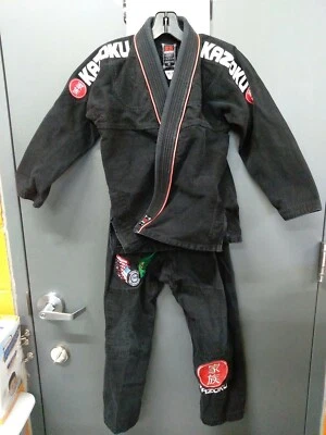 Uniforme de karatê Kazoku masculino preto artes marciais tamanho M - 2  - Imagem 1 de 4
