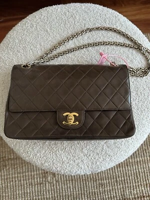 Bolso Chanel Vintage Marrón Medio Piel de Cordero Clásico con Solapa Foto 1 de 4