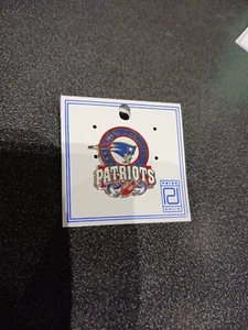 Vintage NFL Football Collectible Pin New England Patriots NEW - Picture 1 of 2