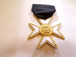 VINTAGE TEMPELRITTER ORDEN MALTA METALL, GOLDFARBEN & WEISSE EMAILLE (4115) - Bild 1 von 10