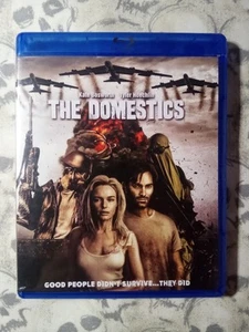 The Domestics (Blu-ray, 2018) Kate Bosworth, Tyler Hoechlin, Lance Reddick - Afbeelding 1 van 2