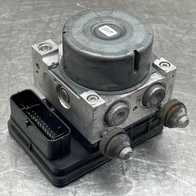 2018 Subaru Crosstrek  ABS Anti-Lock Brake Pump Assembly OEM - Imagem 1 de 4