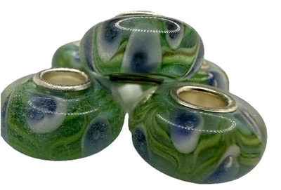 EB91 Resina Murano Gran Agujero Cuentas Verdes Con Lunares Azules, 5 piezas Foto 1 de 4