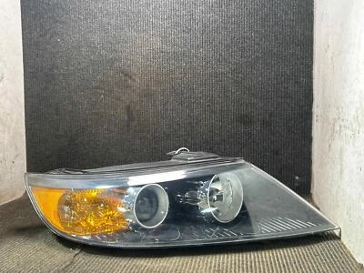 Fits 2011-13 KIA SORENTO Right Headlamp OEM:921021U200 - Изображение 1 из 4