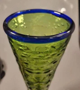 PRECIOSO JARRÓN DE VIDRIO BLENKO DISEÑO HANK ADAMS 15" VERDE TEXTURIZADO y AZUL - Imagen 1 de 6
