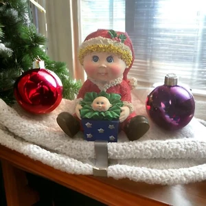 Cabbage Patch Kids Christmas Stocking Holder Present w/Baby Resin Trevco 2005 - Picture 1 of 9