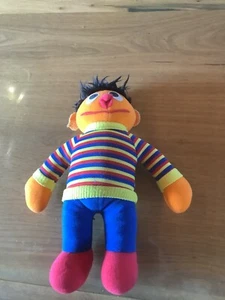Ernie Sesamstraße Plüschfigur Kuscheltier von Hasbro Softies - Bild 1 von 1