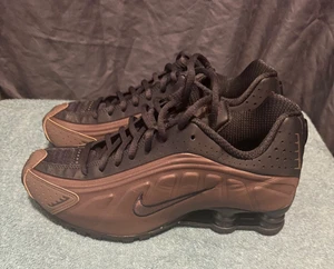 Nike Women’s Shox R4 Off Noir Ironstone Size 8.5 AR3565-007 NWOB - Picture 1 of 6