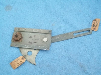 1939-48 Plymouth Dodge Desoto Chrysler NOS MoPar RH REGULADOR DE JANELA DA PORTA DA FRENTE - Imagem 1 de 2