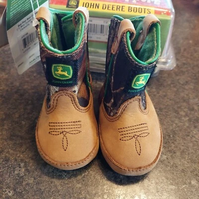 Botas Johnny Poppers John Deere Infantil Talla 0-6wk Roble Mossy Nuevas con Etiquetas Cuero Camuflaje Foto 1 de 3