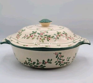 2 Quart Oval Covered Casserole Holly Holiday by MESA - Bild 1 von 8