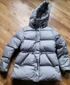 Piumino medio con cappuccio Mackage Freya Foil Shield Water-Repel grigio/argento - Foto 1 di 8