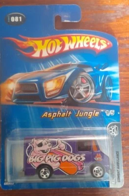 HOTWHEELS ASFALT JUNGLE DE 2005 - AMBULANCIA DE COMBATE (081) Foto 1 de 3