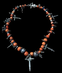 Seltene Berber Tuareg Koralle Halskette mit spanischen Handelsmünzen & Silber Charms aus dem 18. Jahrhundert - Bild 1 von 11