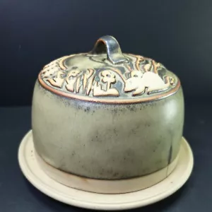 Lovely Vintage Retro Studio Pottery Tremar Cheese Dome Field Mouse - Picture 1 of 7