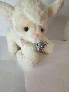 Russ Berrie Tinker Plüsch cremefarben Lamm mit Glocke 9 Zoll rosa Band gefüllt - Bild 1 von 6