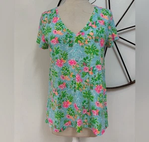 Disney x Lilly Pulitzer Etta V-Neck T-Shirt feat. Mickey und Minnie Mouse S - Bild 1 von 7